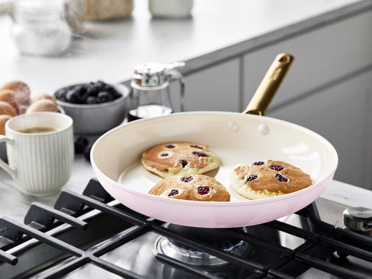 American Pancakes with blueberries and maple syrup