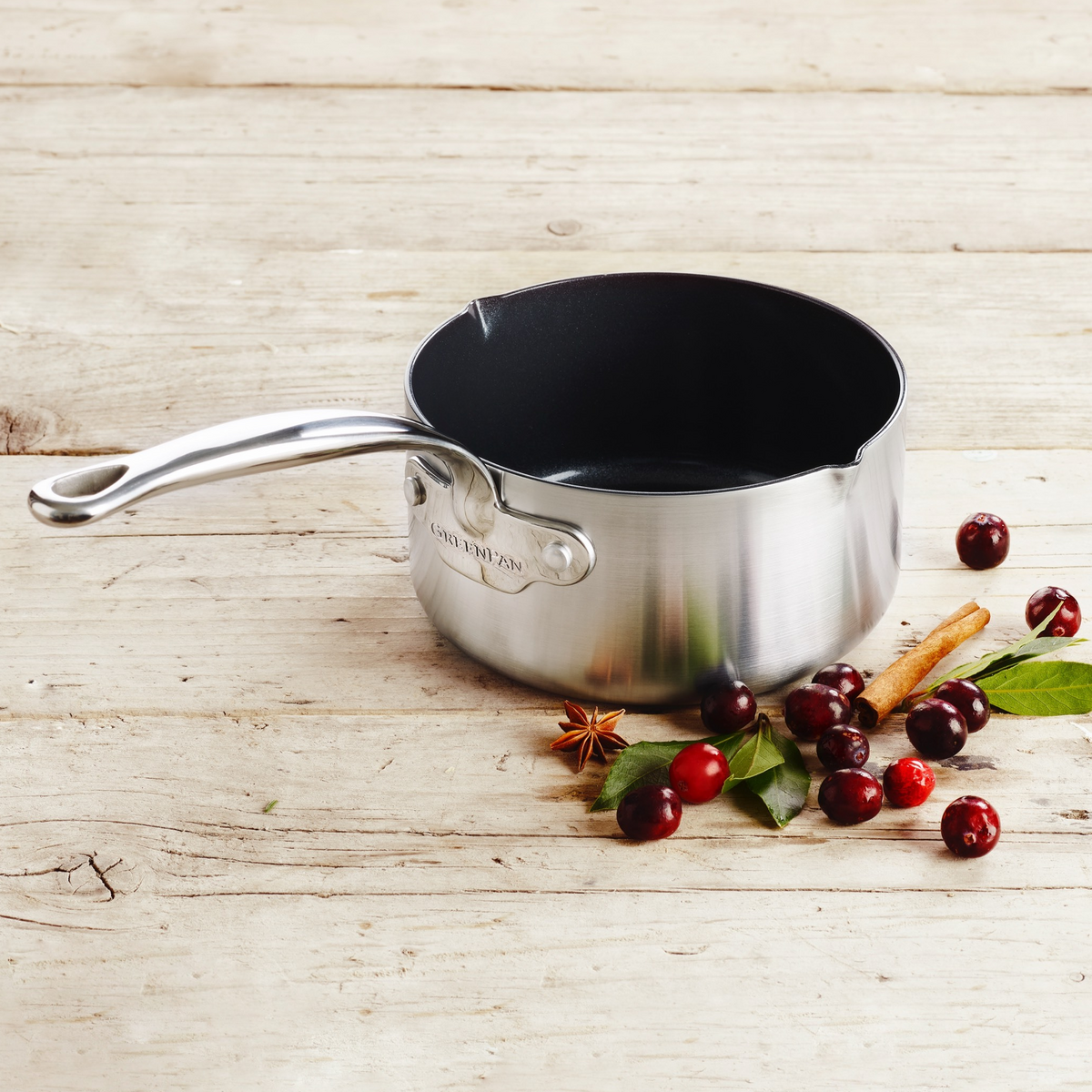Barcelona Evershine Ceramic Non-Stick 1.4-Litre Saucepan