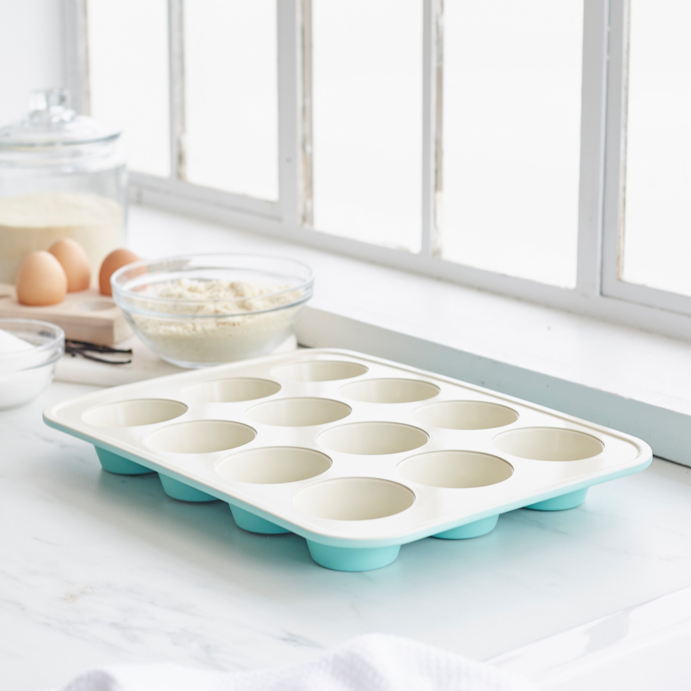 Contour Turquoise 12 Cup Muffin Pan