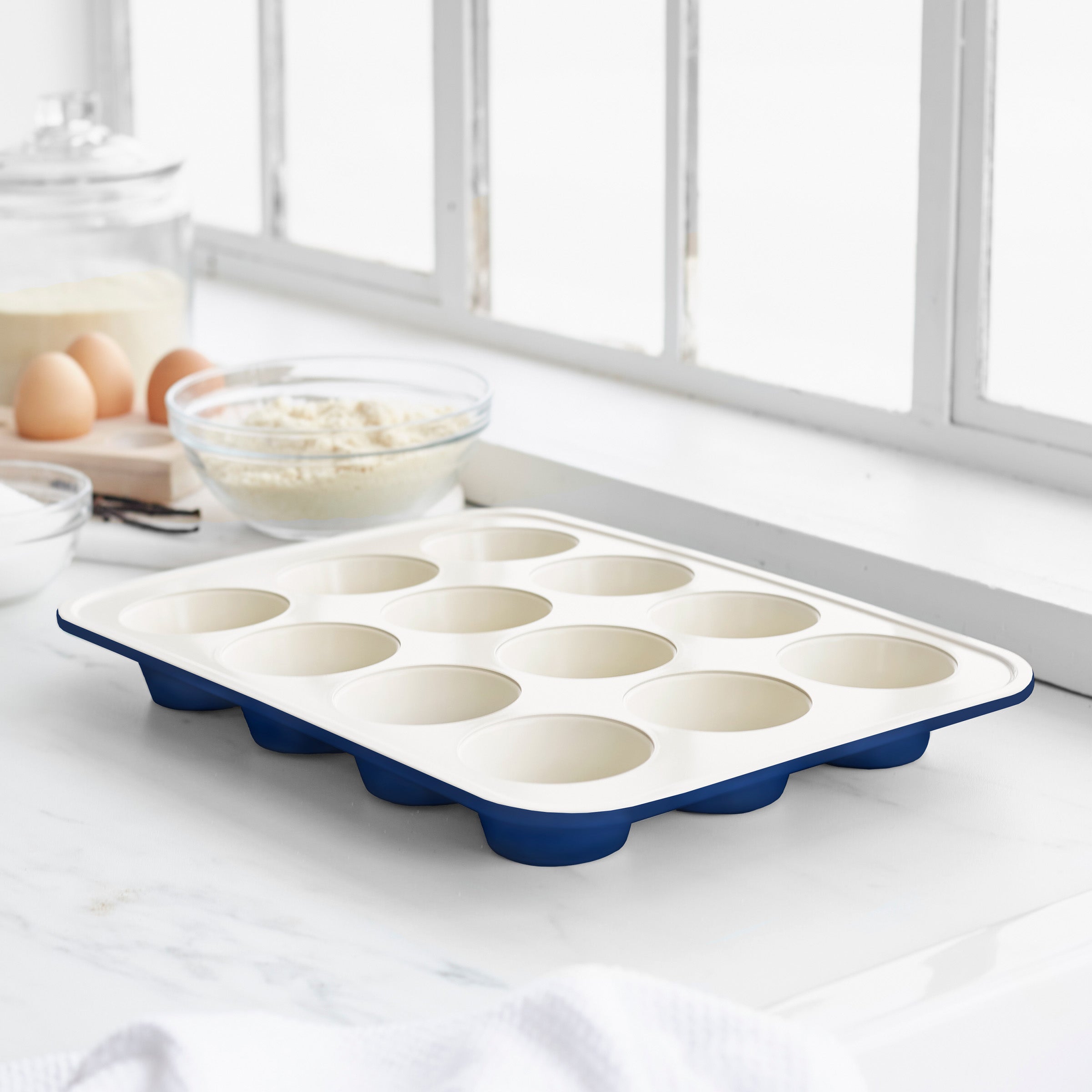 Contour Navy 12 Cup Muffin Pan