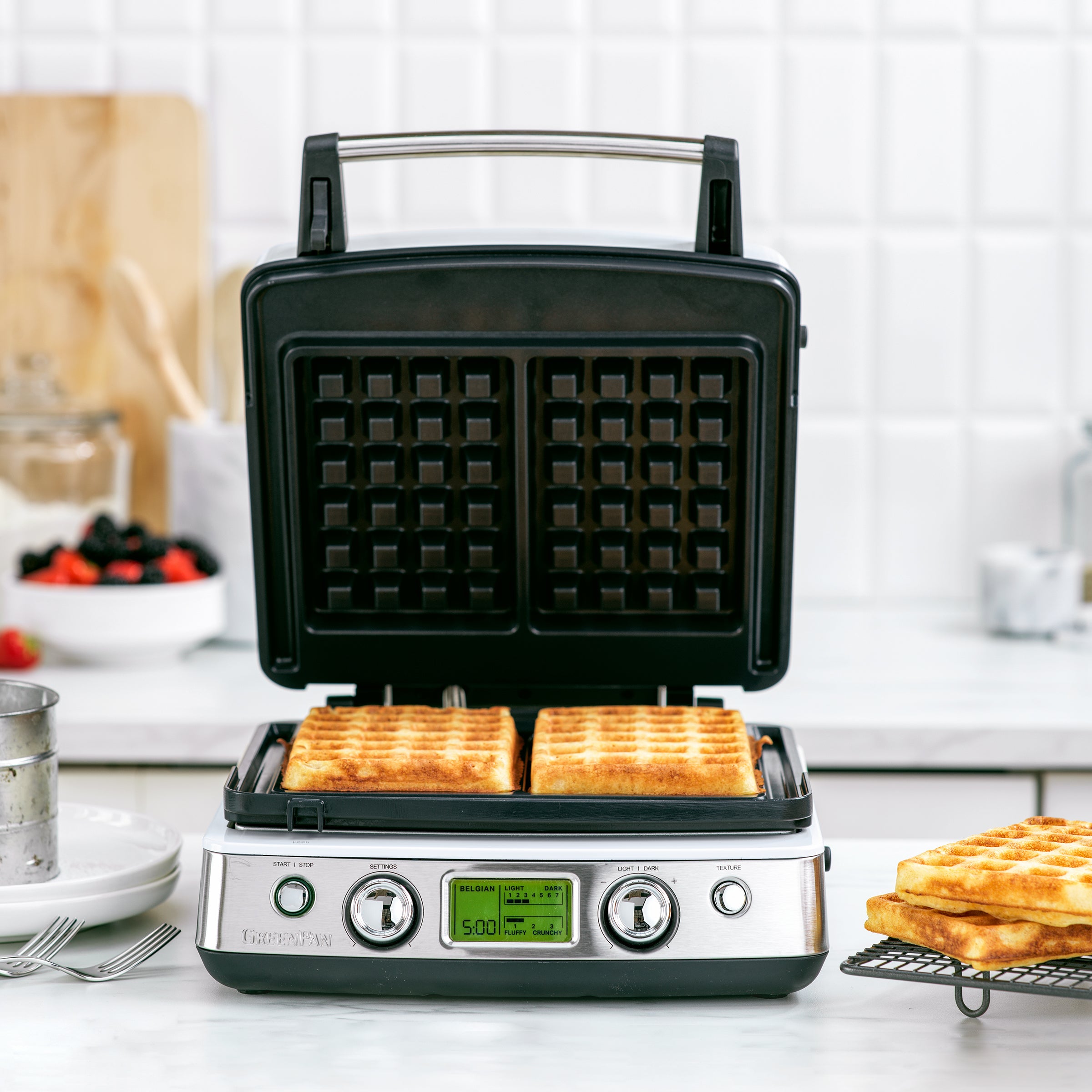 Waffle maker Blue Haze (incl. 2 sets of waffle plates)