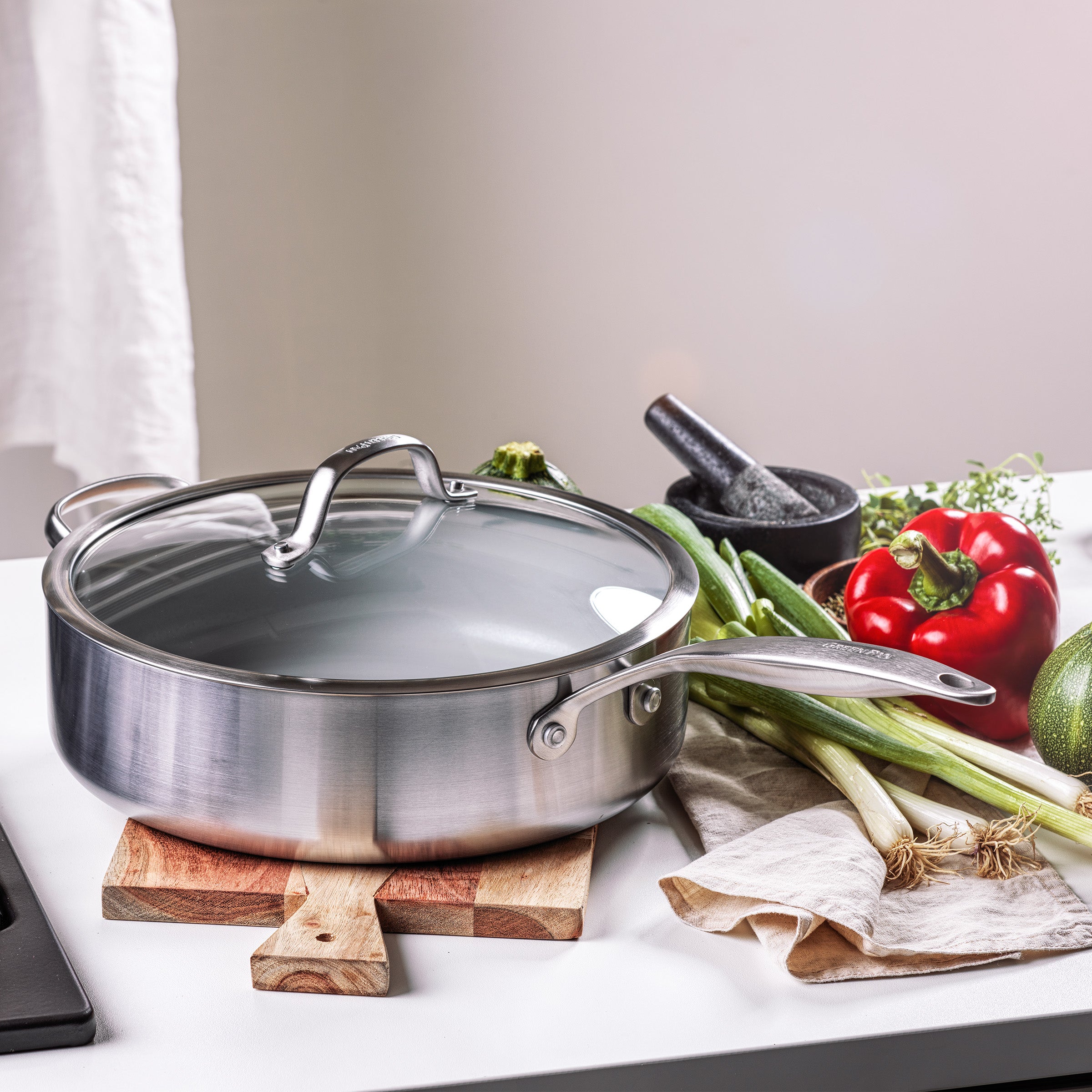 Venice Pro Evershine Covered Sauté pan 28cm